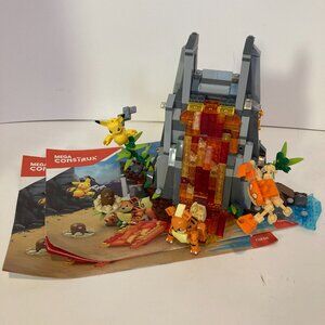 Pokemon Mega Construx Volcano Rivals FNF08 Near Complete Set + Manual